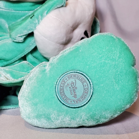 Disney Authentic 'Statue Of Liberty' Minnie - Picture 2 of 5